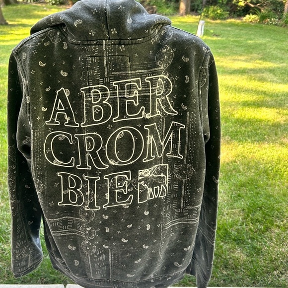 Abercrombie & Fitch Black/white Graphic Hoodie - Picture 5 of 5